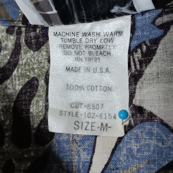 Vintage Remo Of California Button Down Shirt Size Medium Animal Tropical Print - Picture 4 of 5